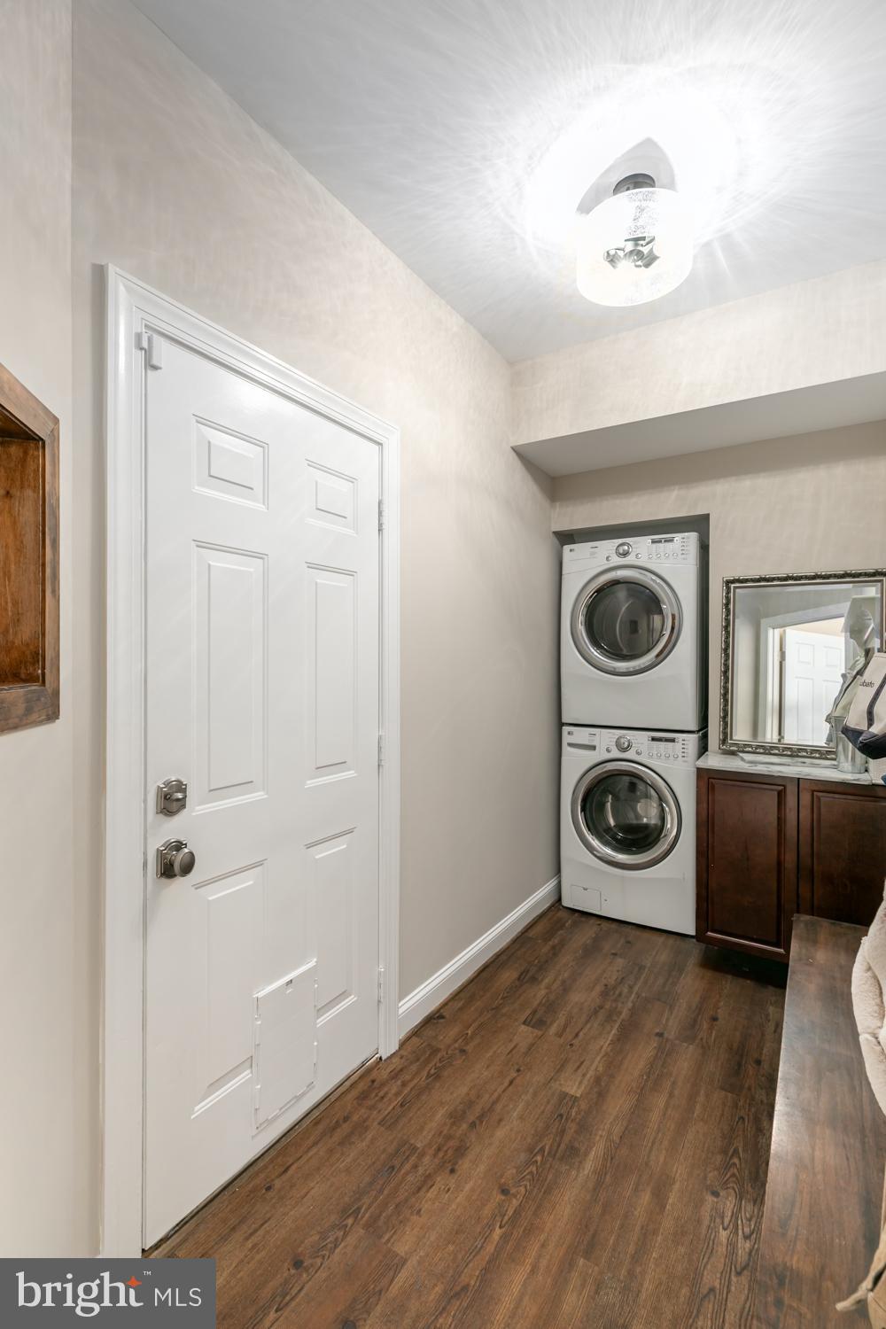 TIMBERLAKE ESTATES - Residential