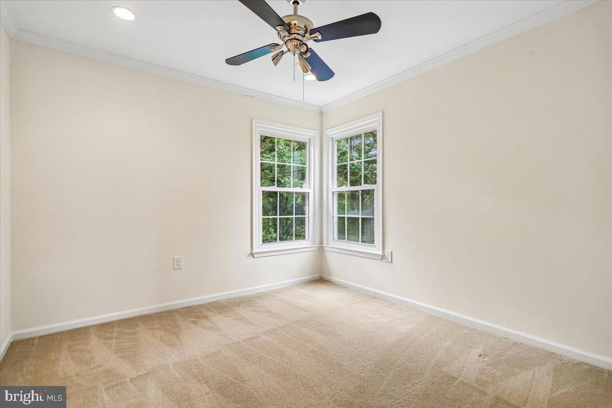 CHANTILLY HIGHLANDS - Residential