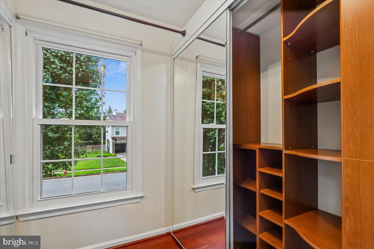 CHANTILLY HIGHLANDS - Residential