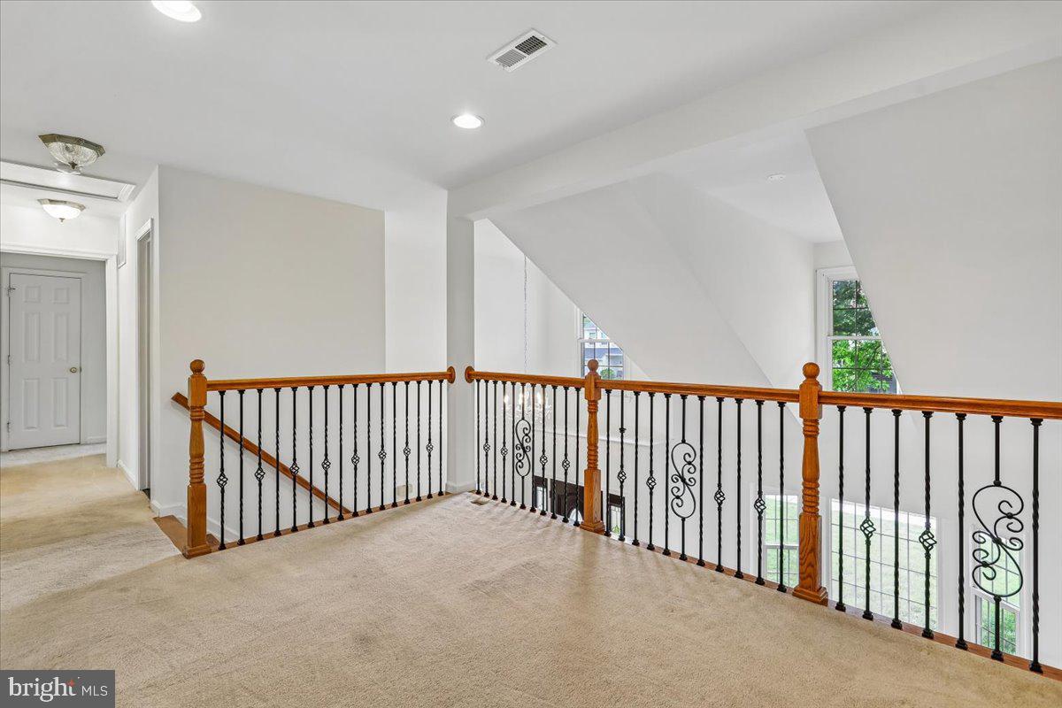 CHANTILLY HIGHLANDS - Residential