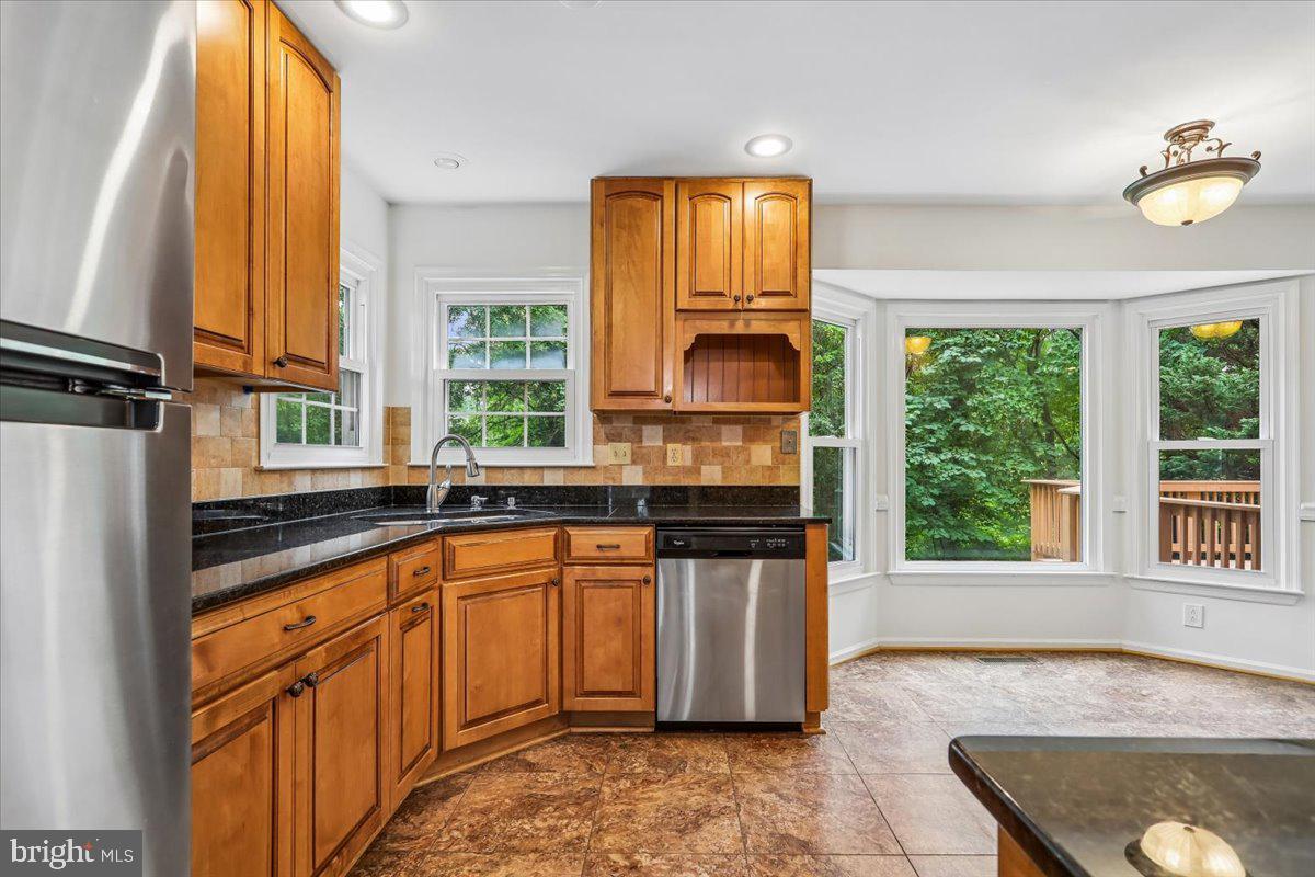 CHANTILLY HIGHLANDS - Residential
