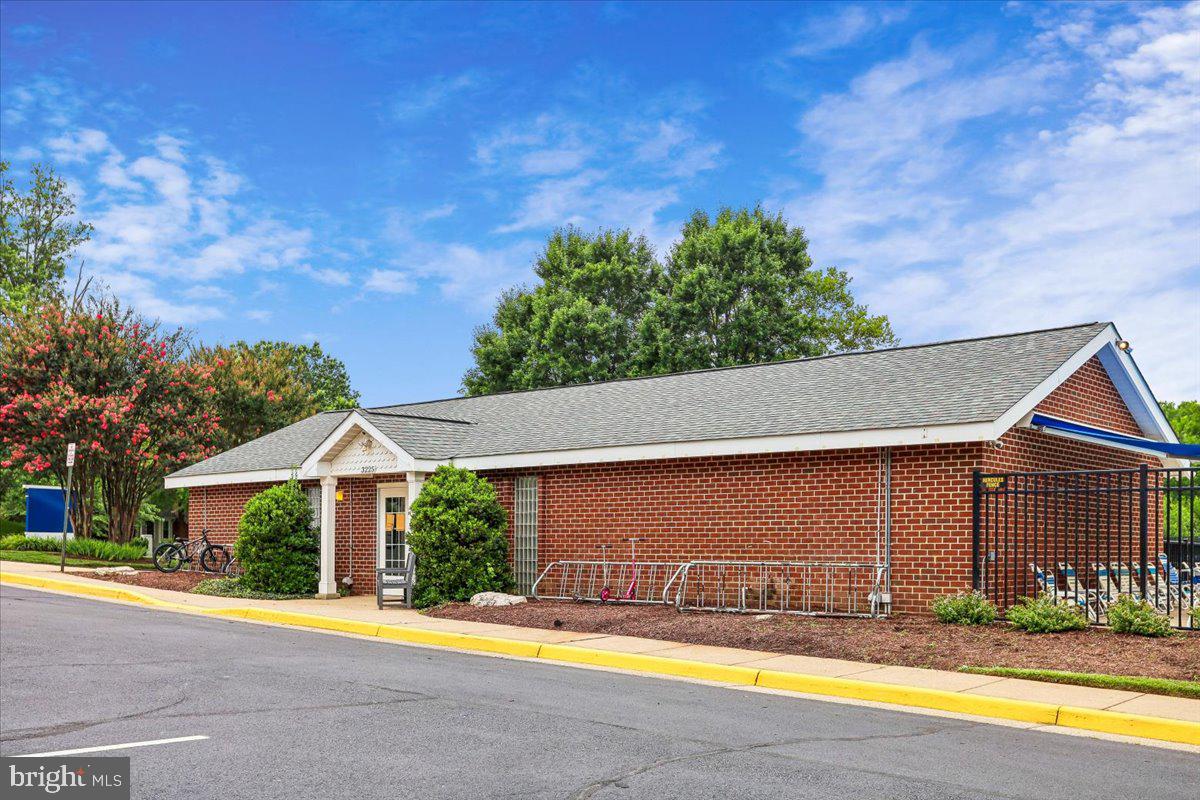 CHANTILLY HIGHLANDS - Residential