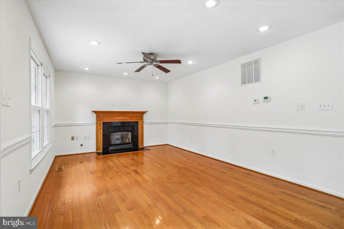 CHANTILLY HIGHLANDS - Residential