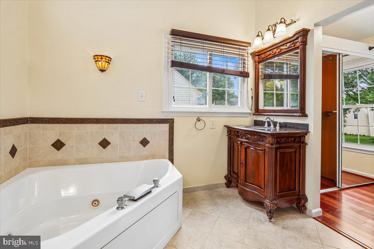 CHANTILLY HIGHLANDS - Residential