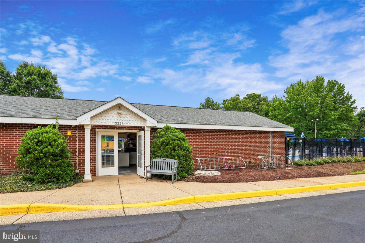 CHANTILLY HIGHLANDS - Residential