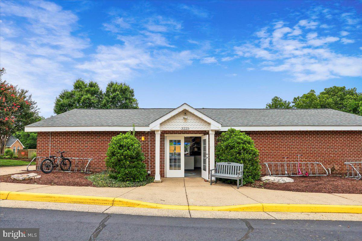CHANTILLY HIGHLANDS - Residential