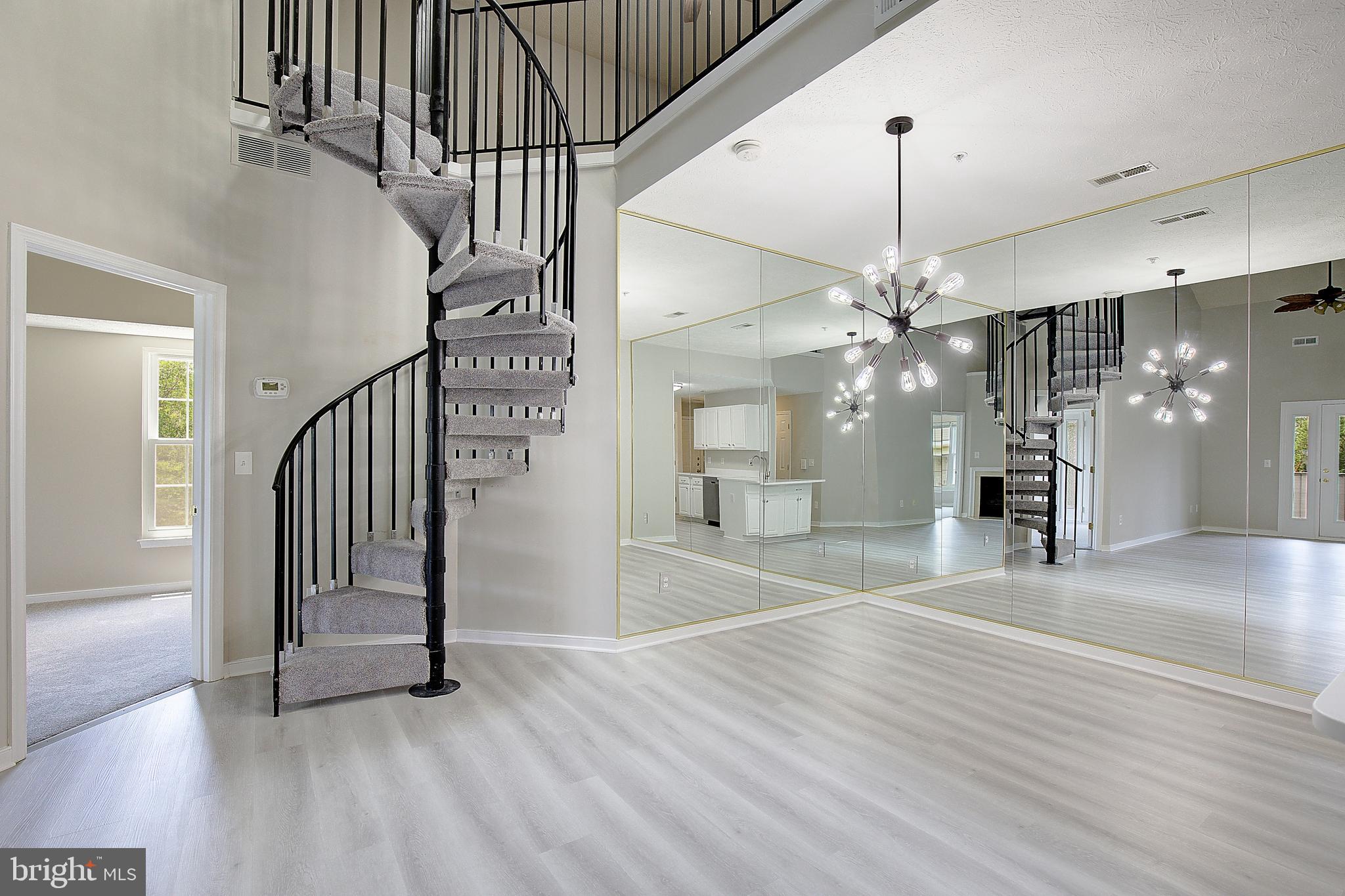 RIVERGATE - Residential