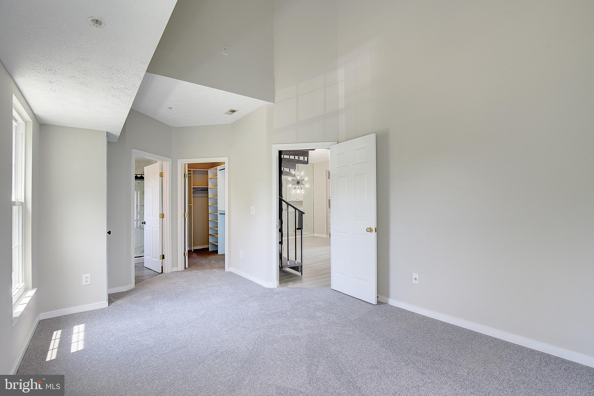 RIVERGATE - Residential