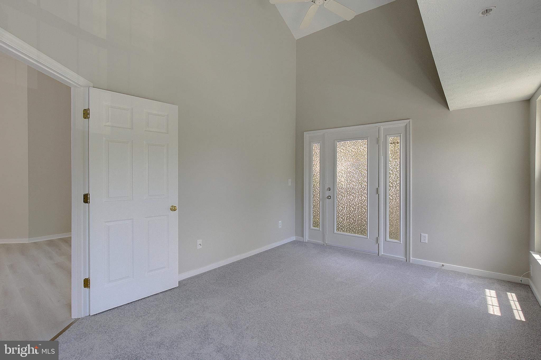RIVERGATE - Residential