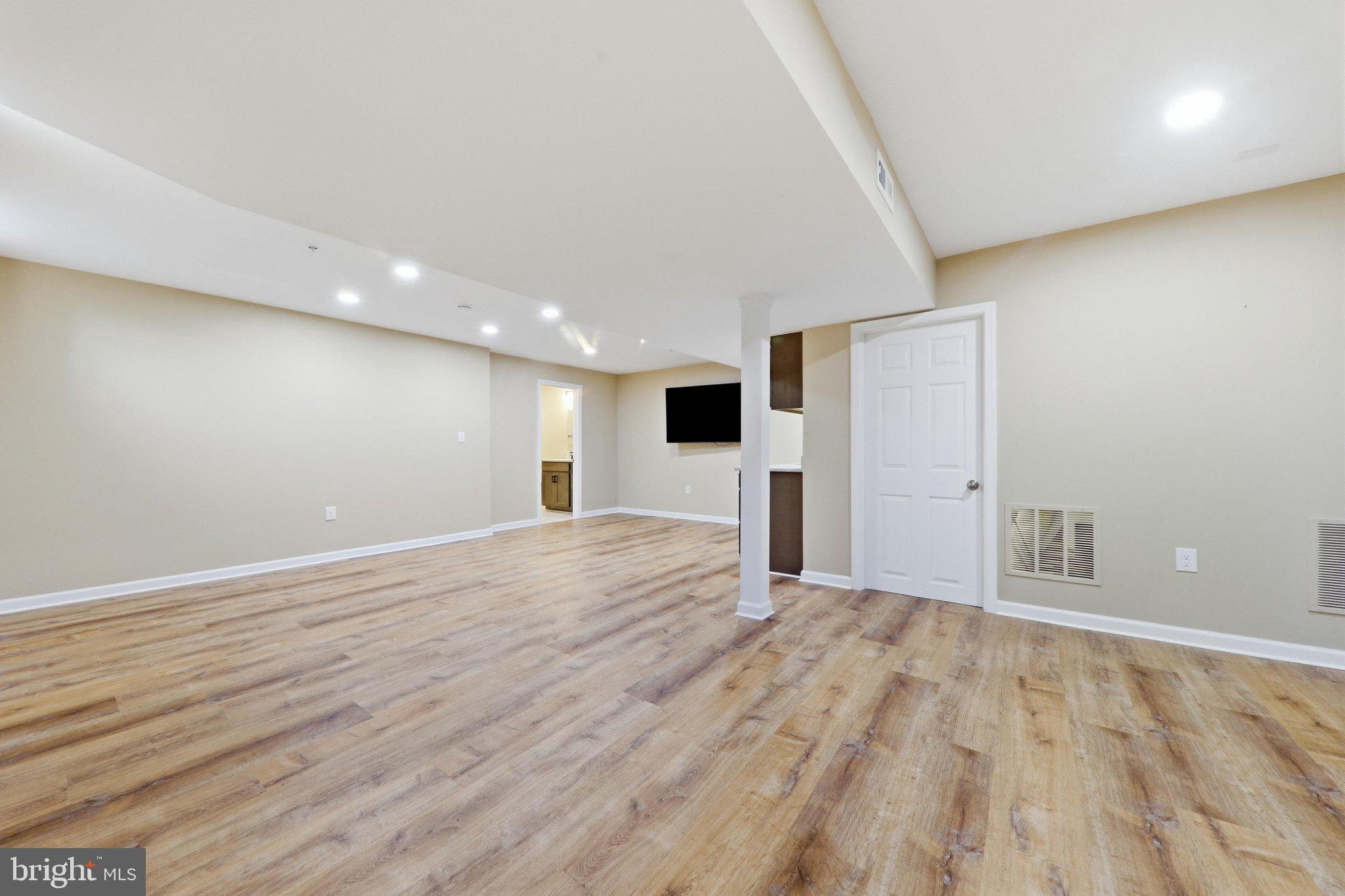 WORMANS MILL - Residential