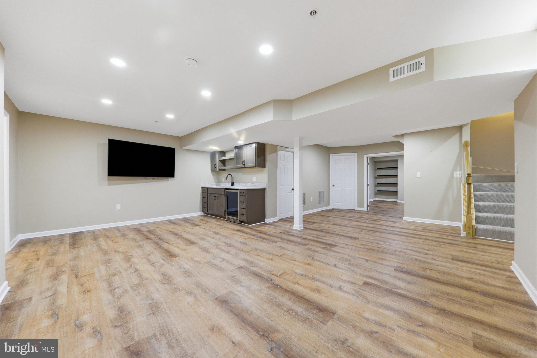 WORMANS MILL - Residential