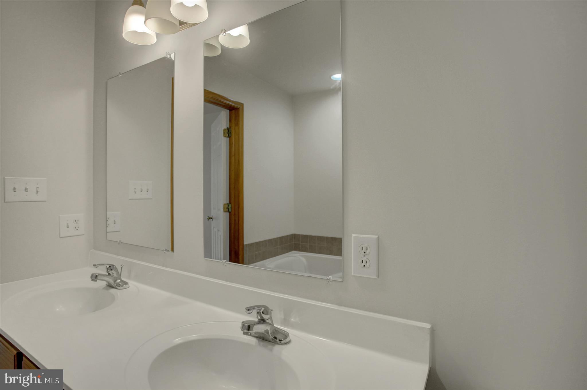 SHADOW CREEK - Residential