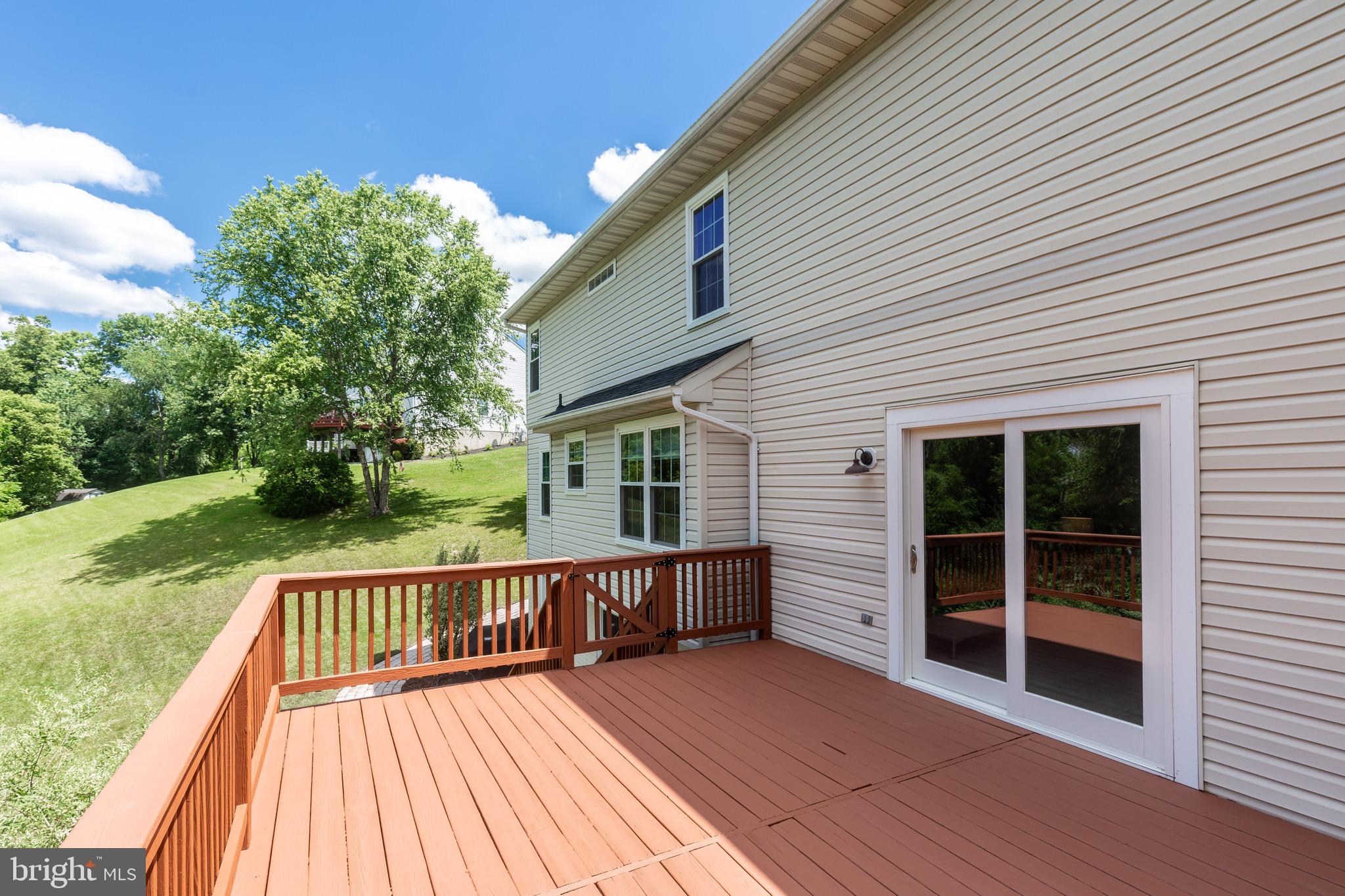 EAGLEVIEW ESTATES - Residential
