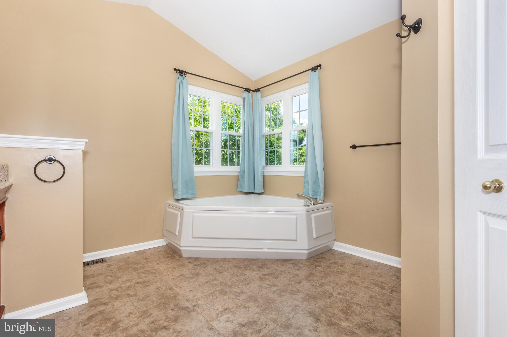 EAGLEVIEW ESTATES - Residential