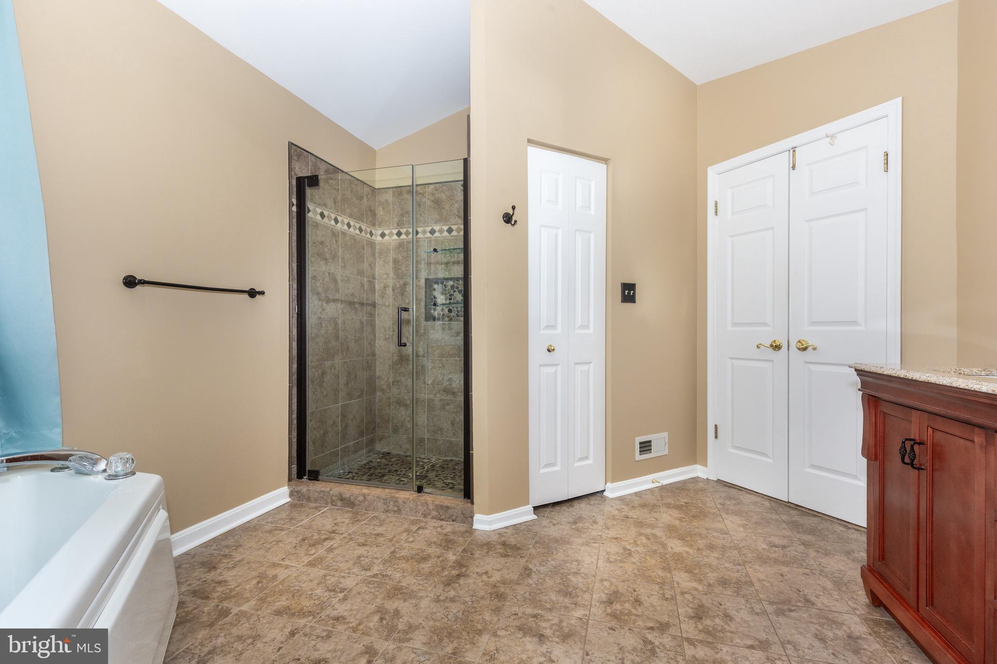 EAGLEVIEW ESTATES - Residential
