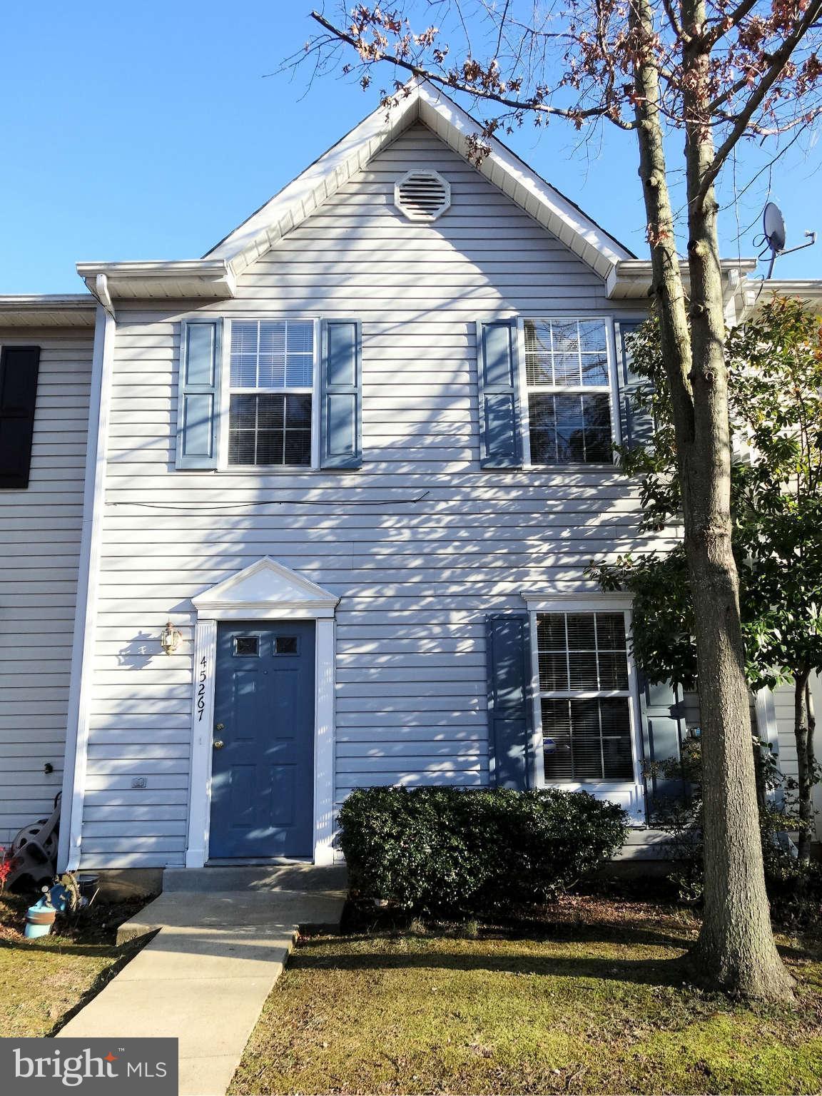 Affordable, clean, ready for new tenant! Living room w/TV or computer alcove, sliding glass door to patio, half bath. Galley kitchen has plenty of cabinet space, washer/dryer, and roomy eating area. Good-sized master bedroom has its own full bath and big closet; 2 more BRs & 2nd full bath upstairs. BRAND-NEW CARPET/FRESH PAINT! Close to shopping, easy commute to NAS PAX. Evergreen Elementary, too!