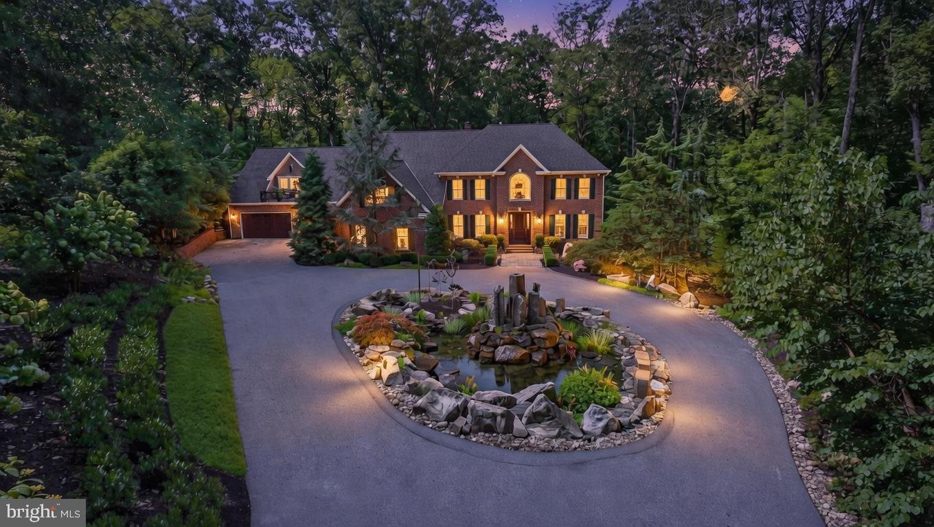 FOUR PONDS - Residential