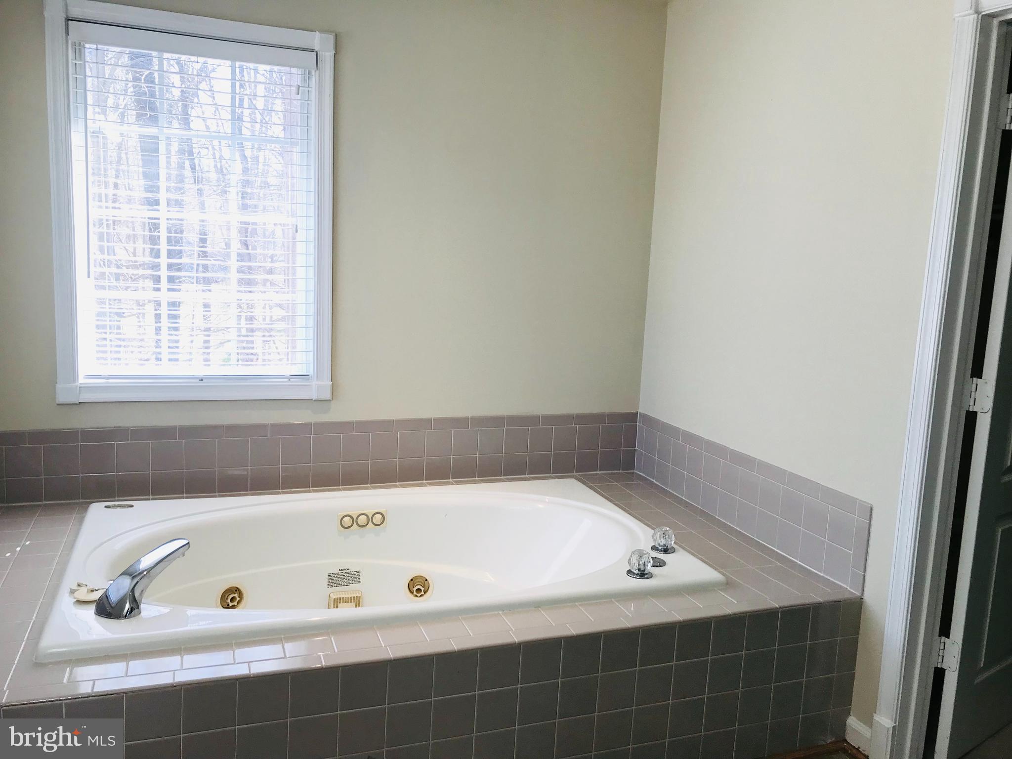 LAKE LAND OR - Residential Lease