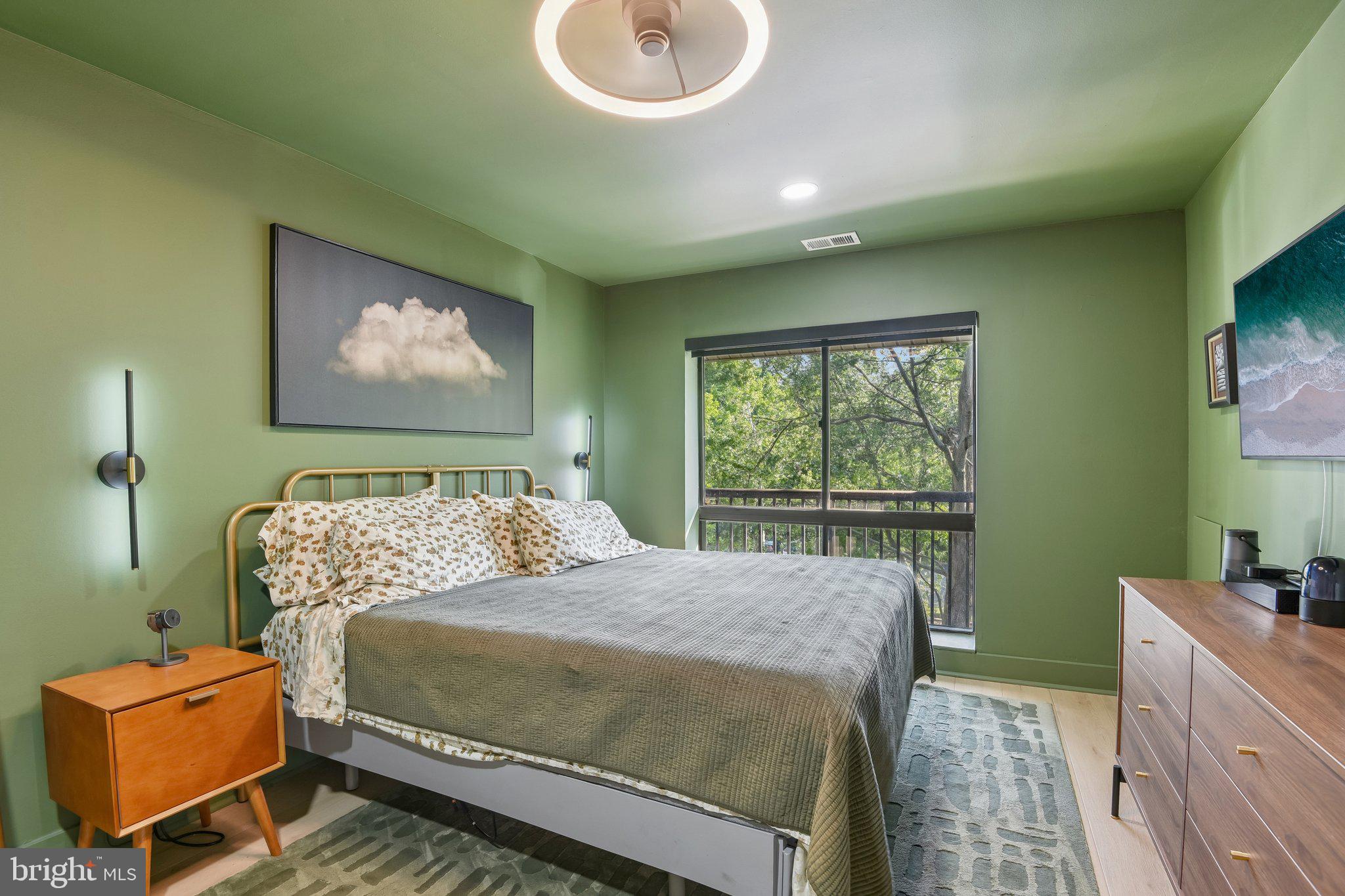 NORTH GREEN CONDOMINIUMS - Residential