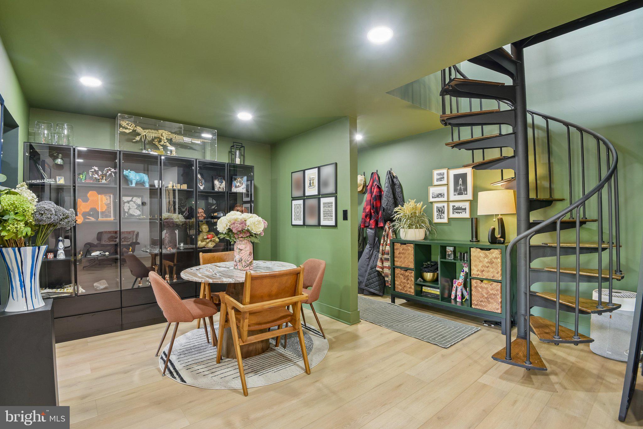 NORTH GREEN CONDOMINIUMS - Residential