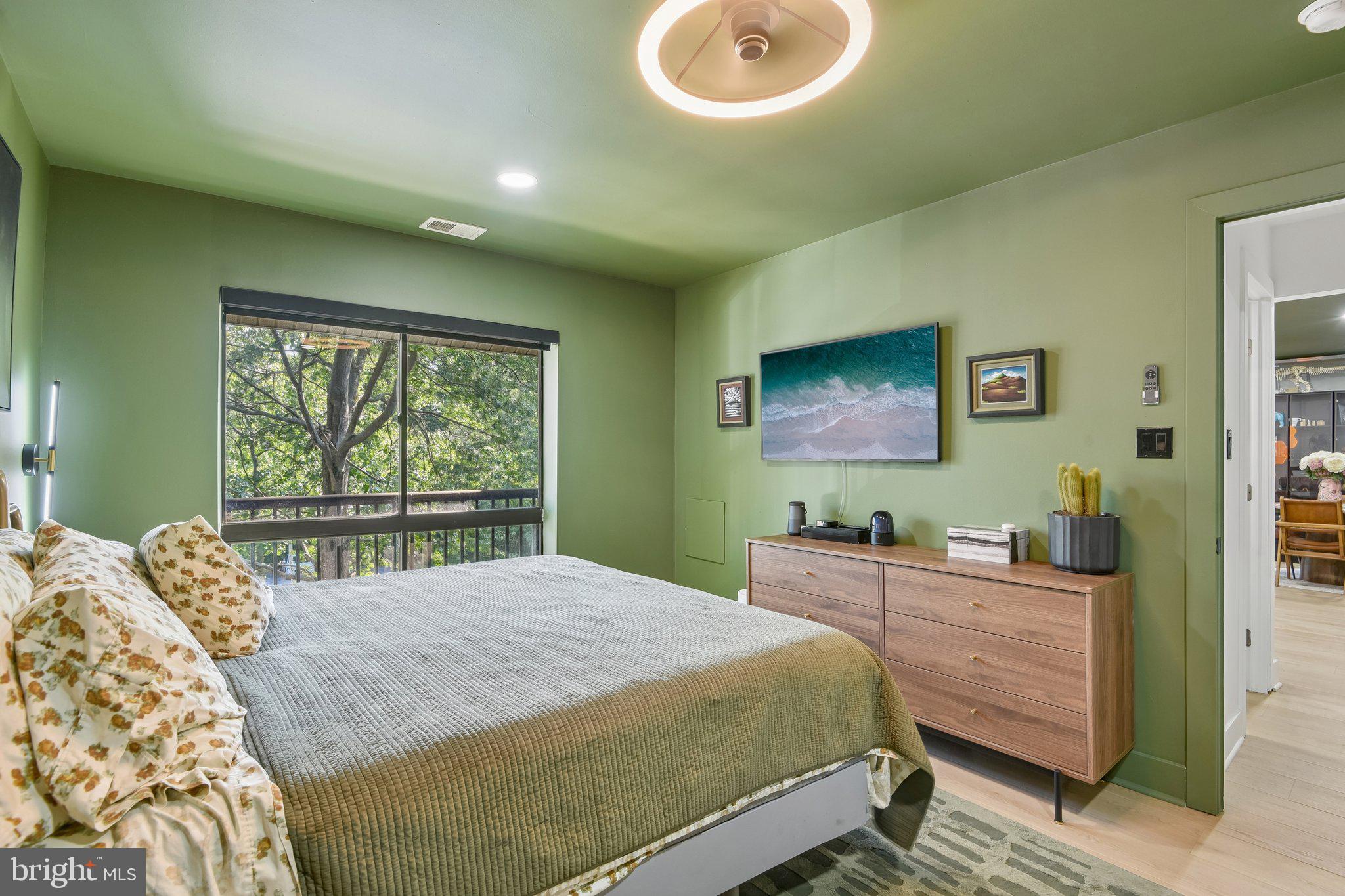 NORTH GREEN CONDOMINIUMS - Residential