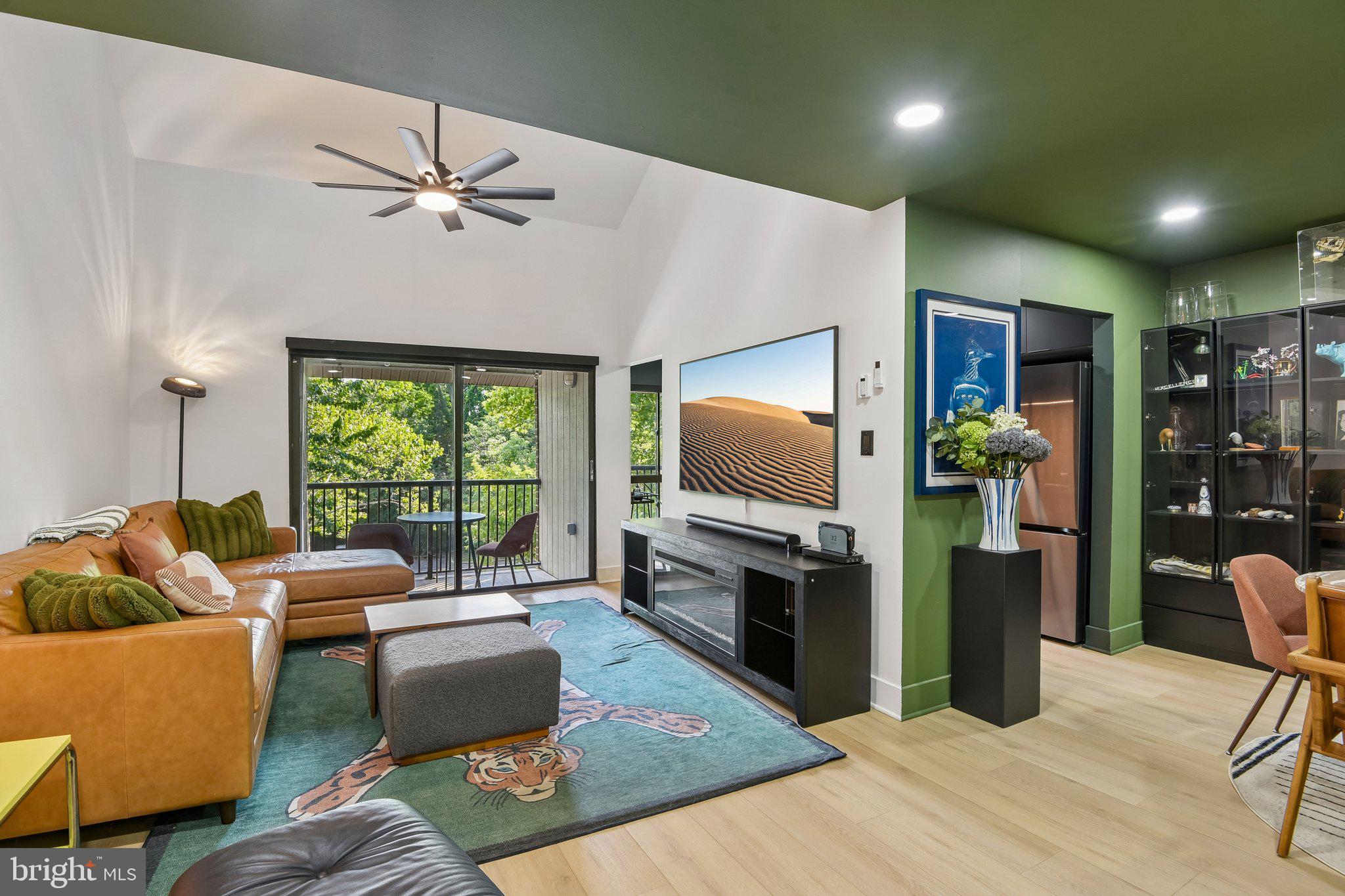 NORTH GREEN CONDOMINIUMS - Residential