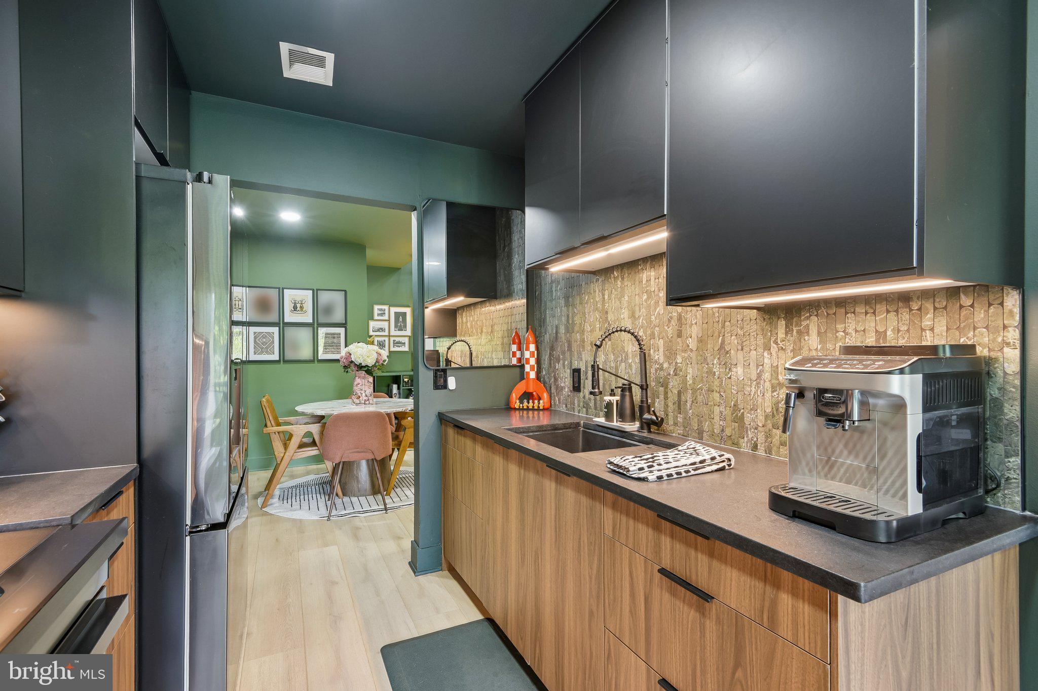 NORTH GREEN CONDOMINIUMS - Residential