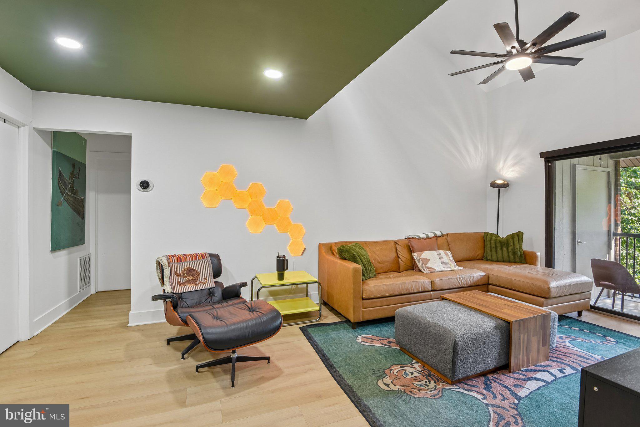 NORTH GREEN CONDOMINIUMS - Residential