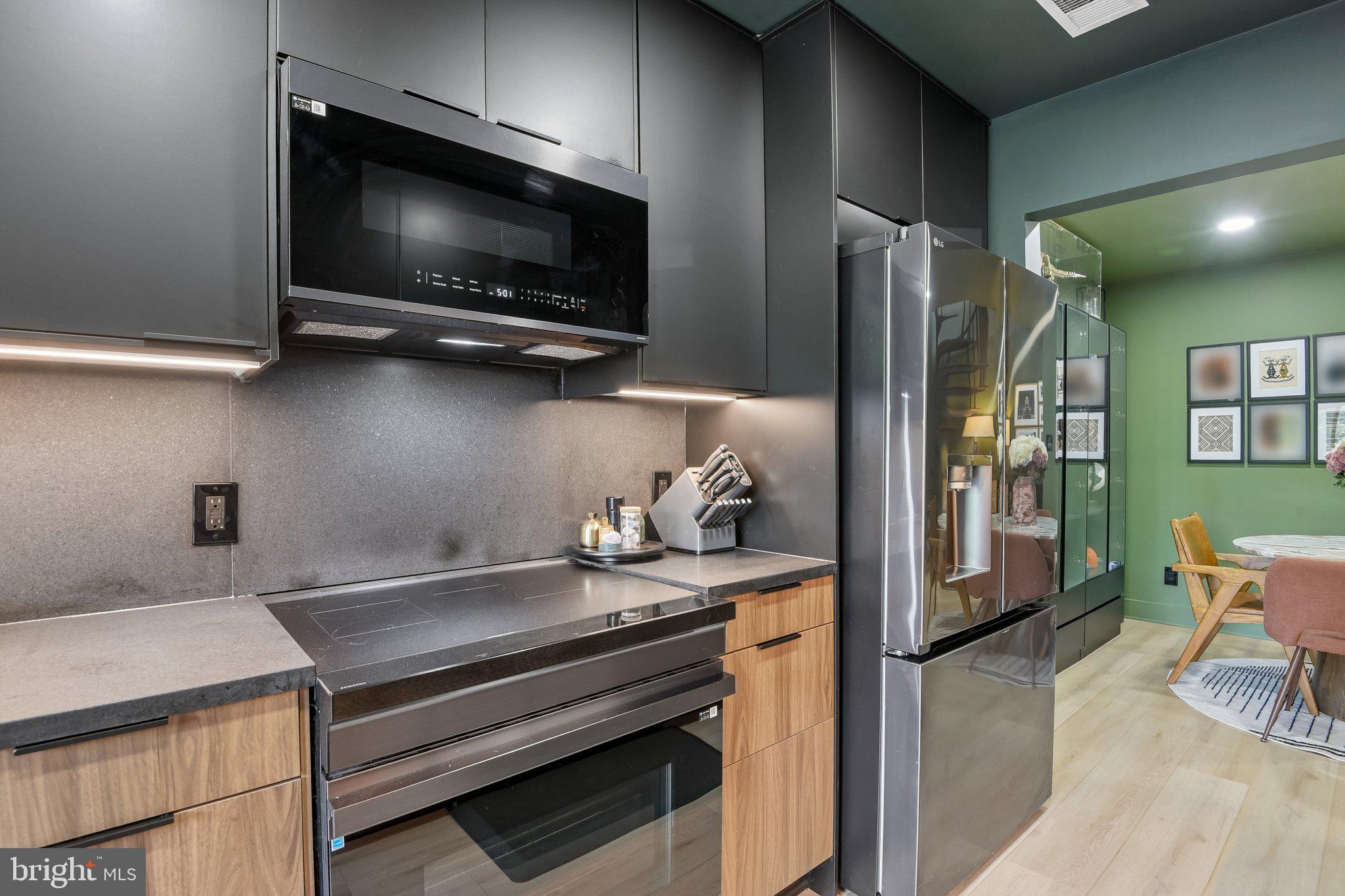NORTH GREEN CONDOMINIUMS - Residential