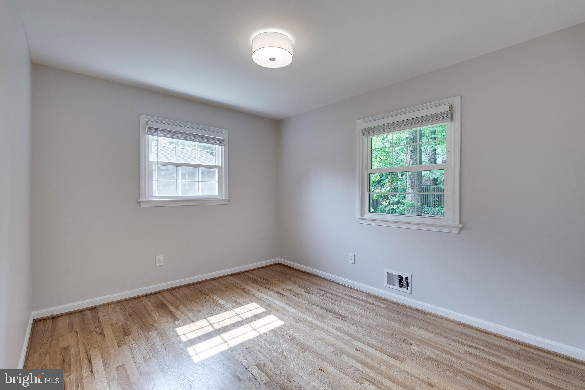 STRATTON WOODS - Residential Lease