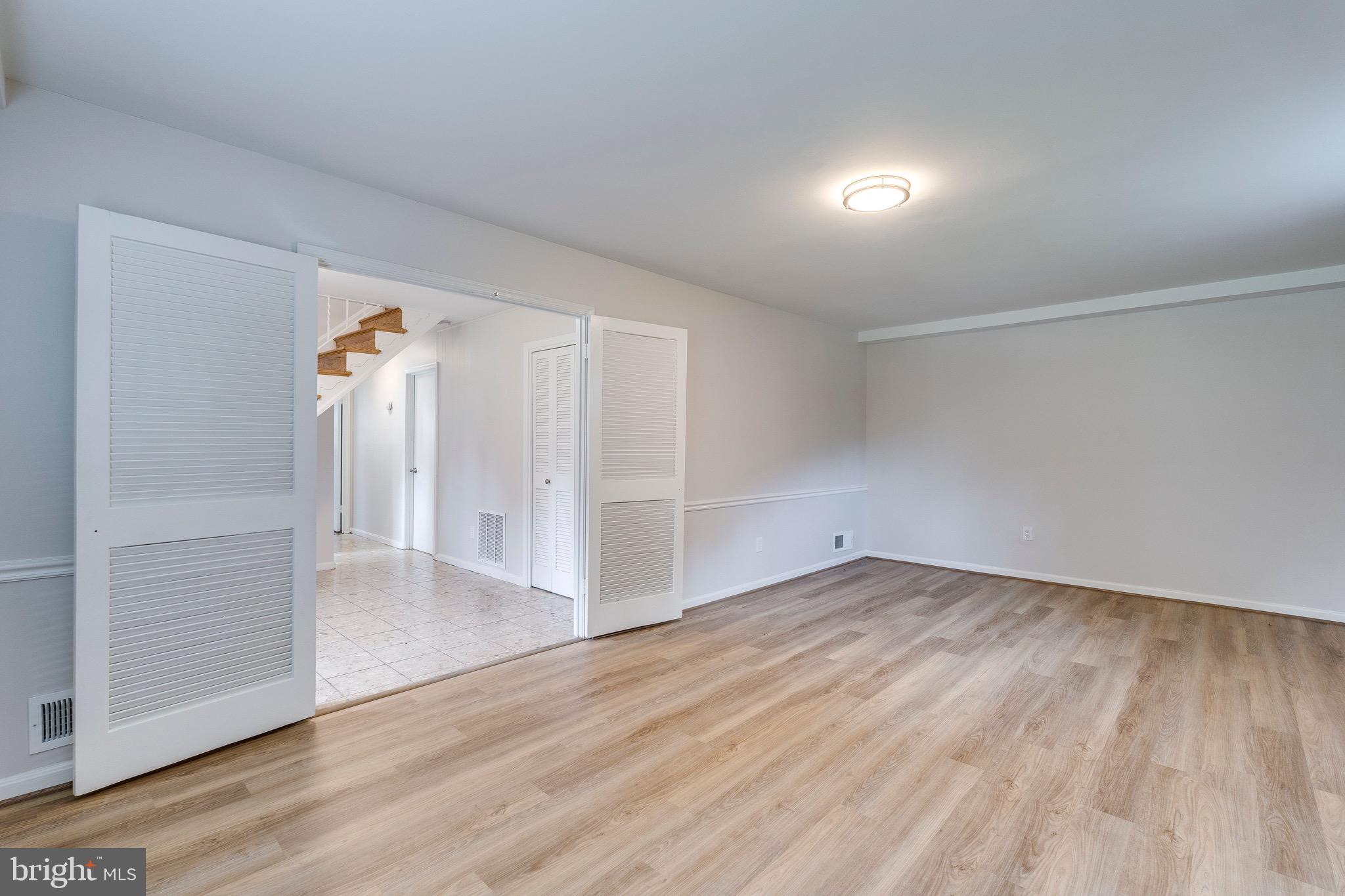 STRATTON WOODS - Residential Lease
