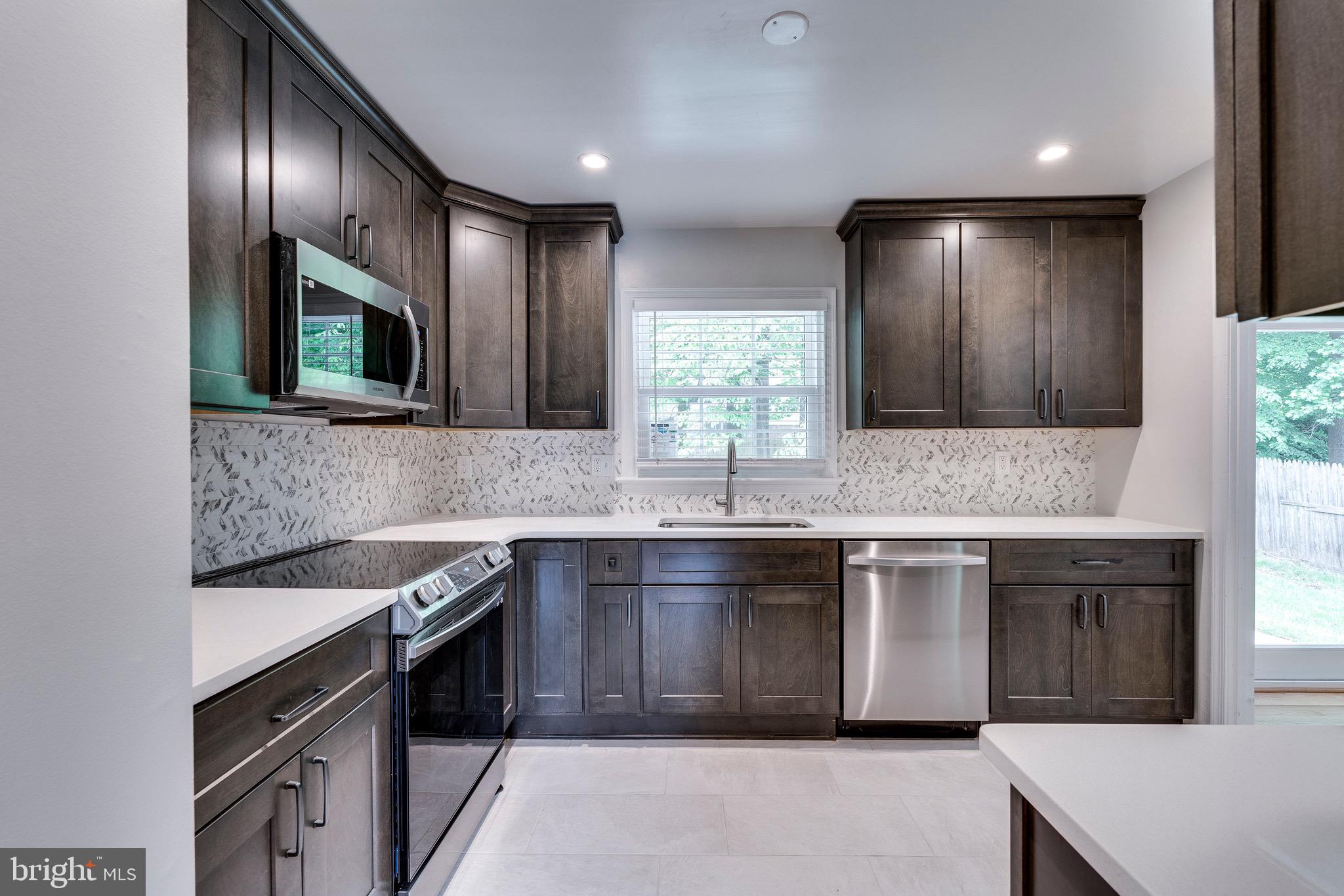 STRATTON WOODS - Residential Lease