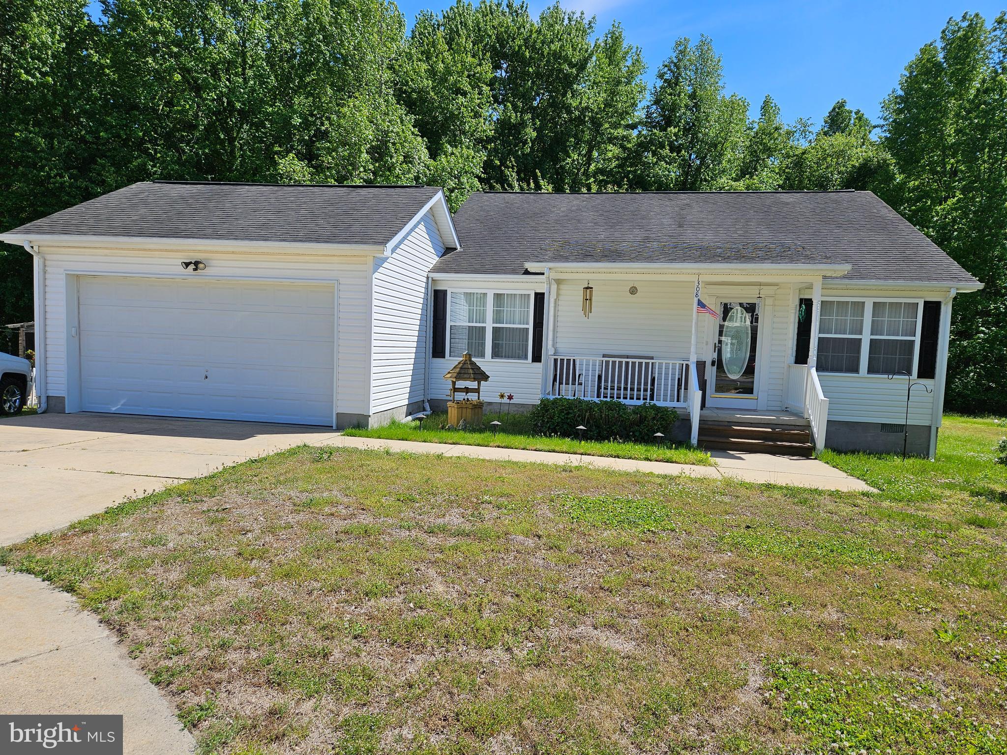 Well maintained ranch style home located in Cul -de -sac backing to trees. Three bedrooms ,two full baths , Eat in Kitchen, bright Living room plus den overlooking wooded back yard. Deck is ideal for that outdoor space to entertain. Two car garage offers space for storage in addition to parking. Sellers are offering allowance for new flooring. Make this your new home!