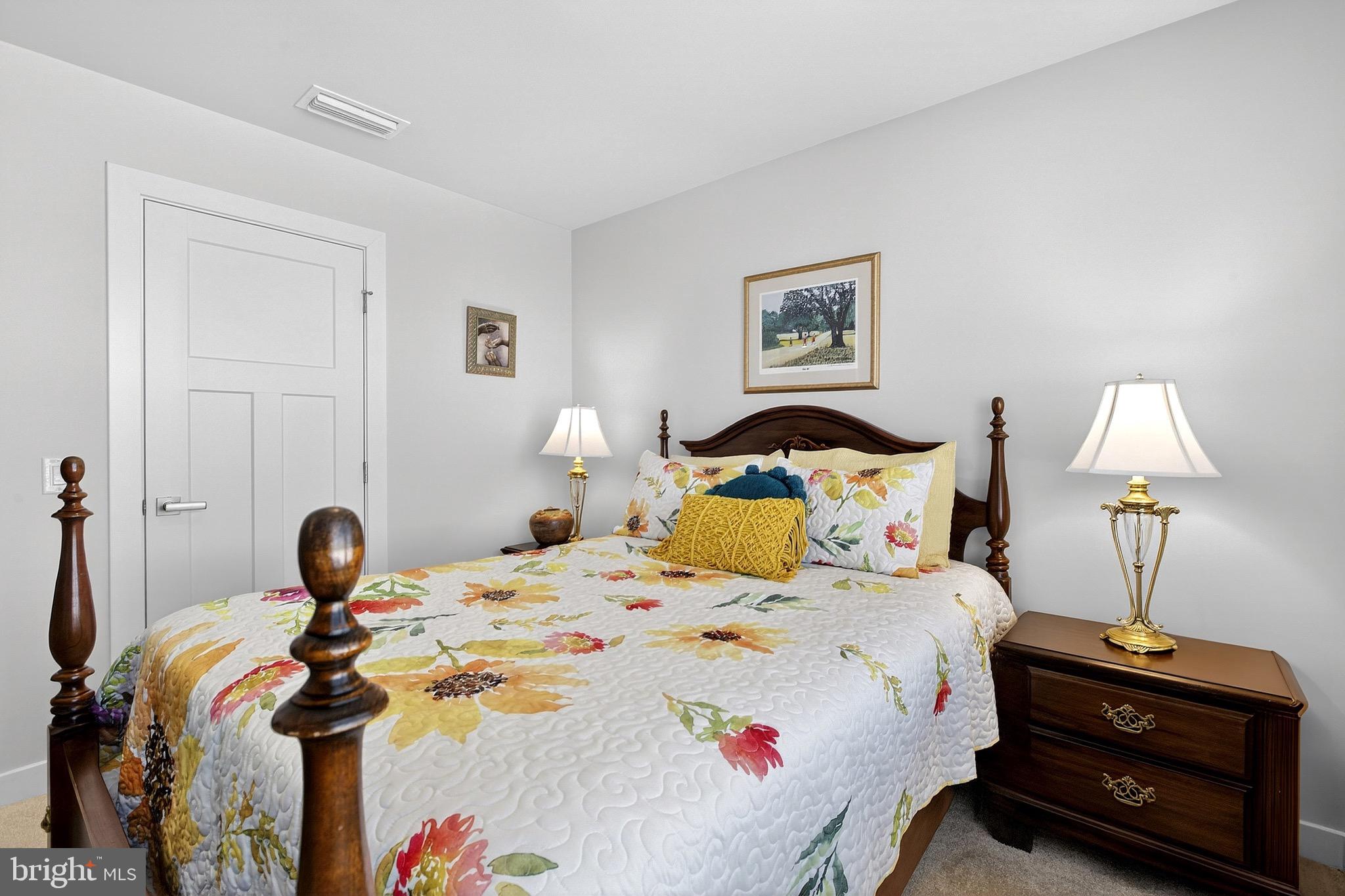 VERONA WOODS - Residential