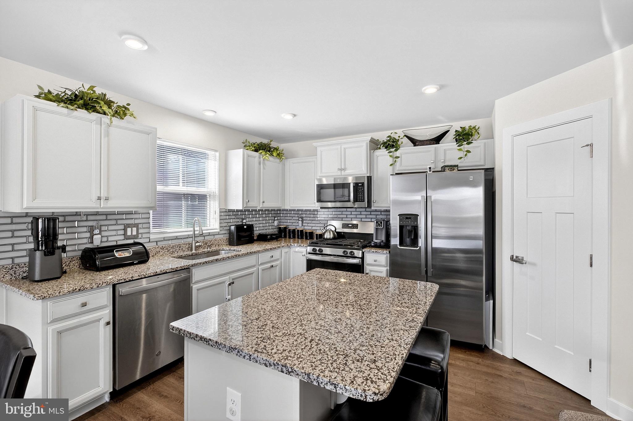 VERONA WOODS - Residential