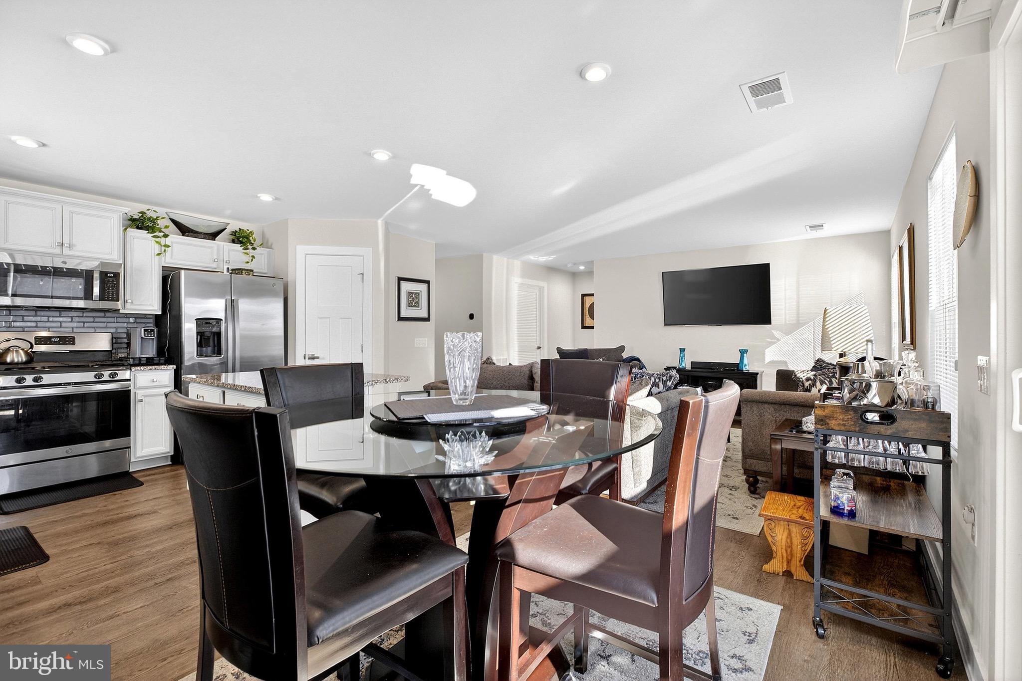 VERONA WOODS - Residential