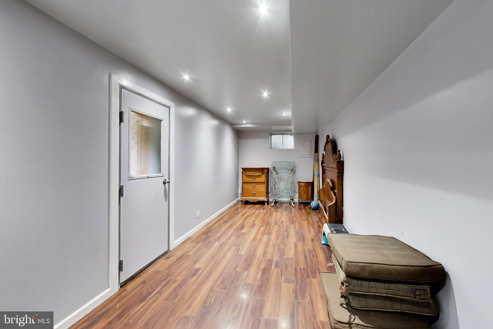 SEVEN OAKS - Residential