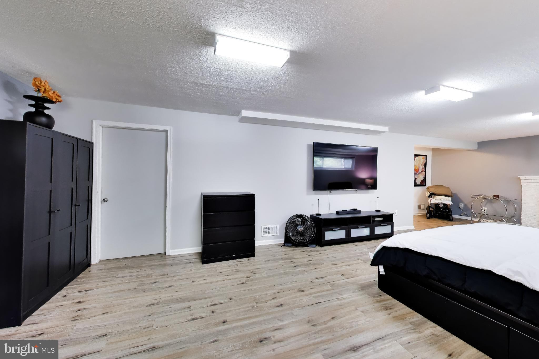 SEVEN OAKS - Residential
