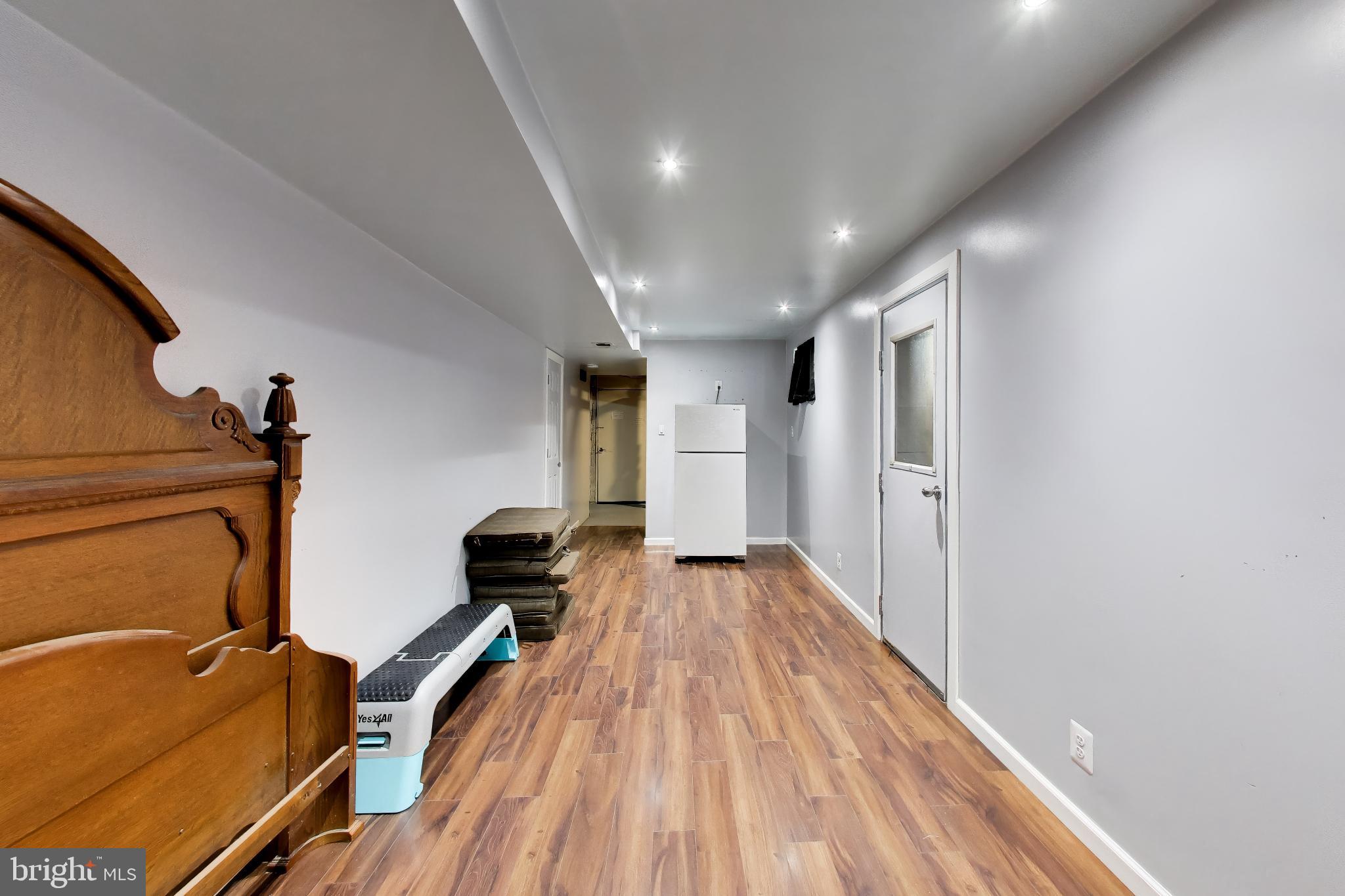 SEVEN OAKS - Residential