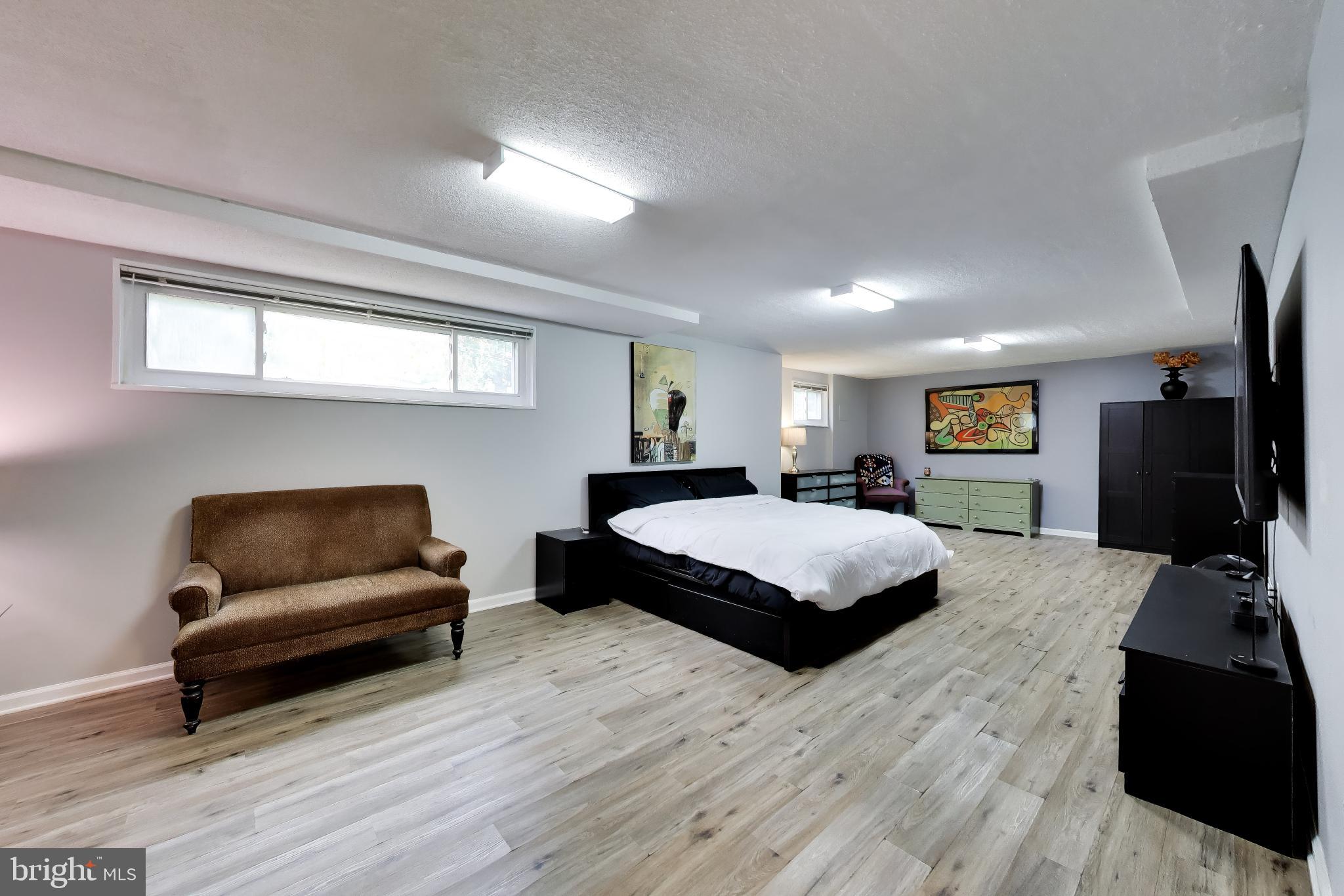 SEVEN OAKS - Residential
