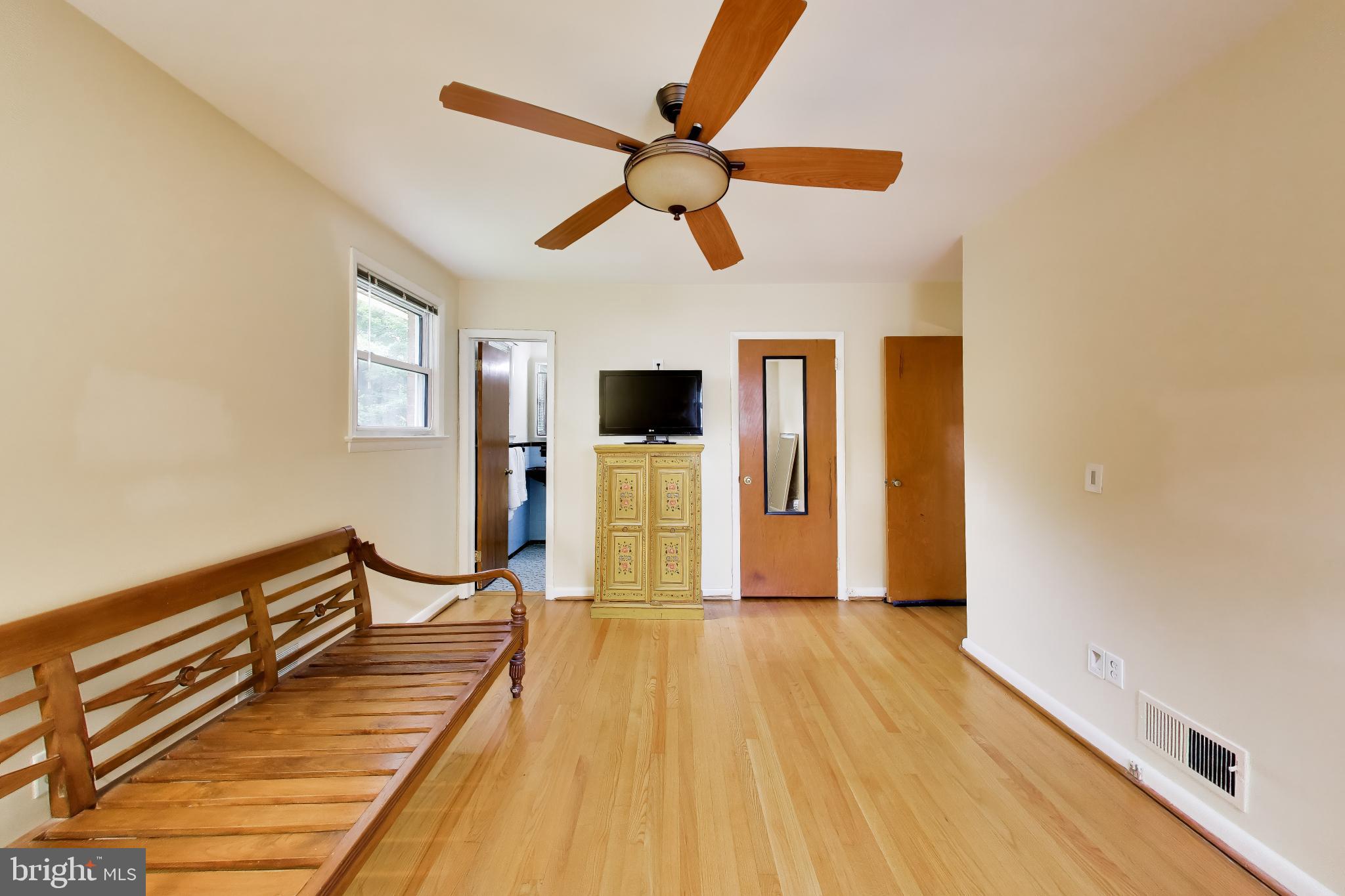 SEVEN OAKS - Residential