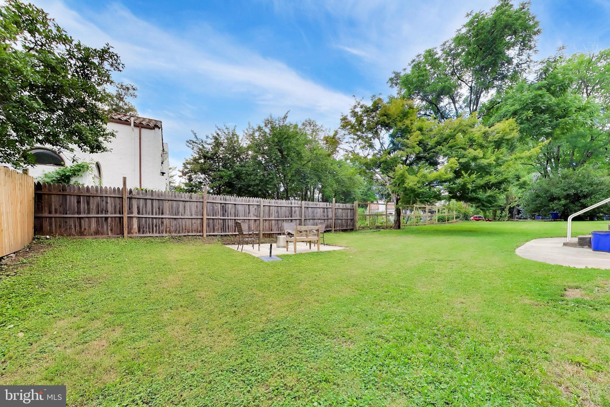 SEVEN OAKS - Residential