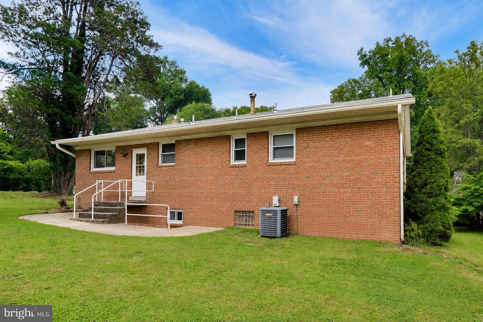 SEVEN OAKS - Residential