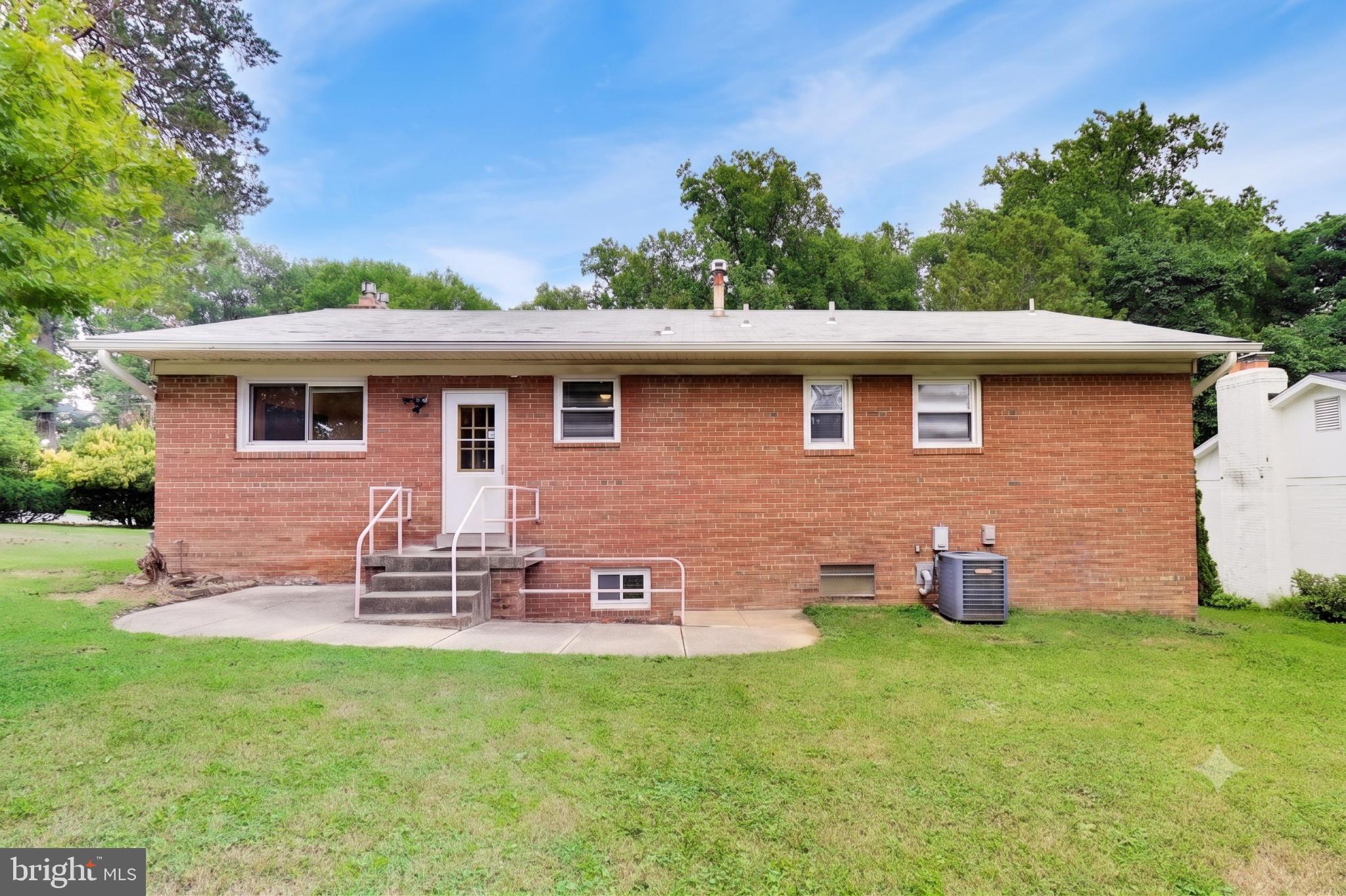 SEVEN OAKS - Residential