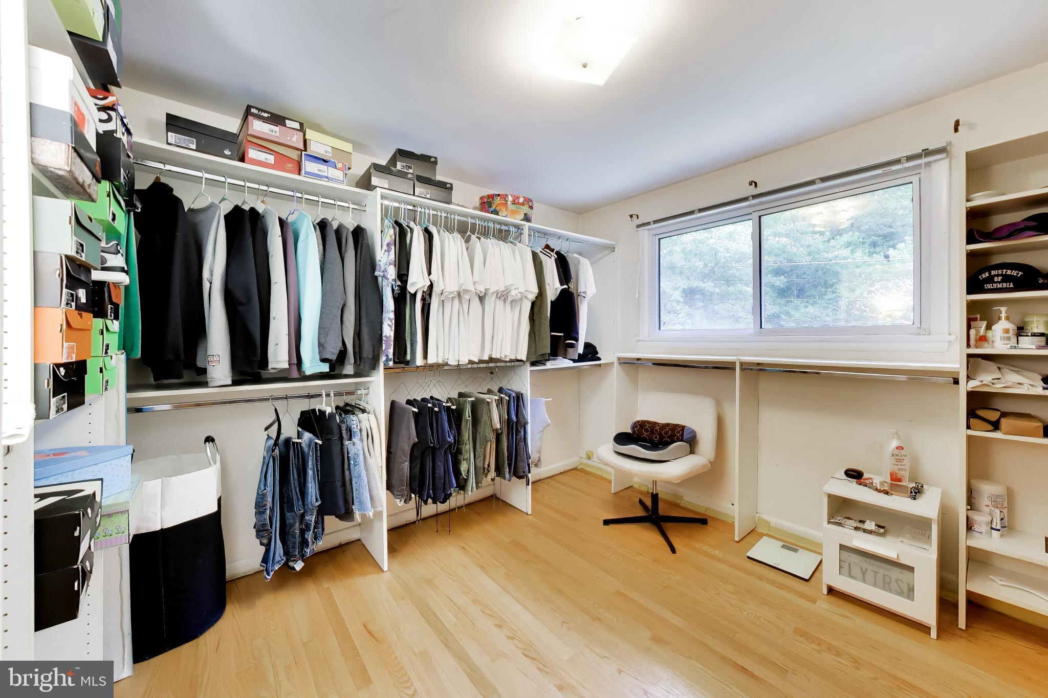 SEVEN OAKS - Residential