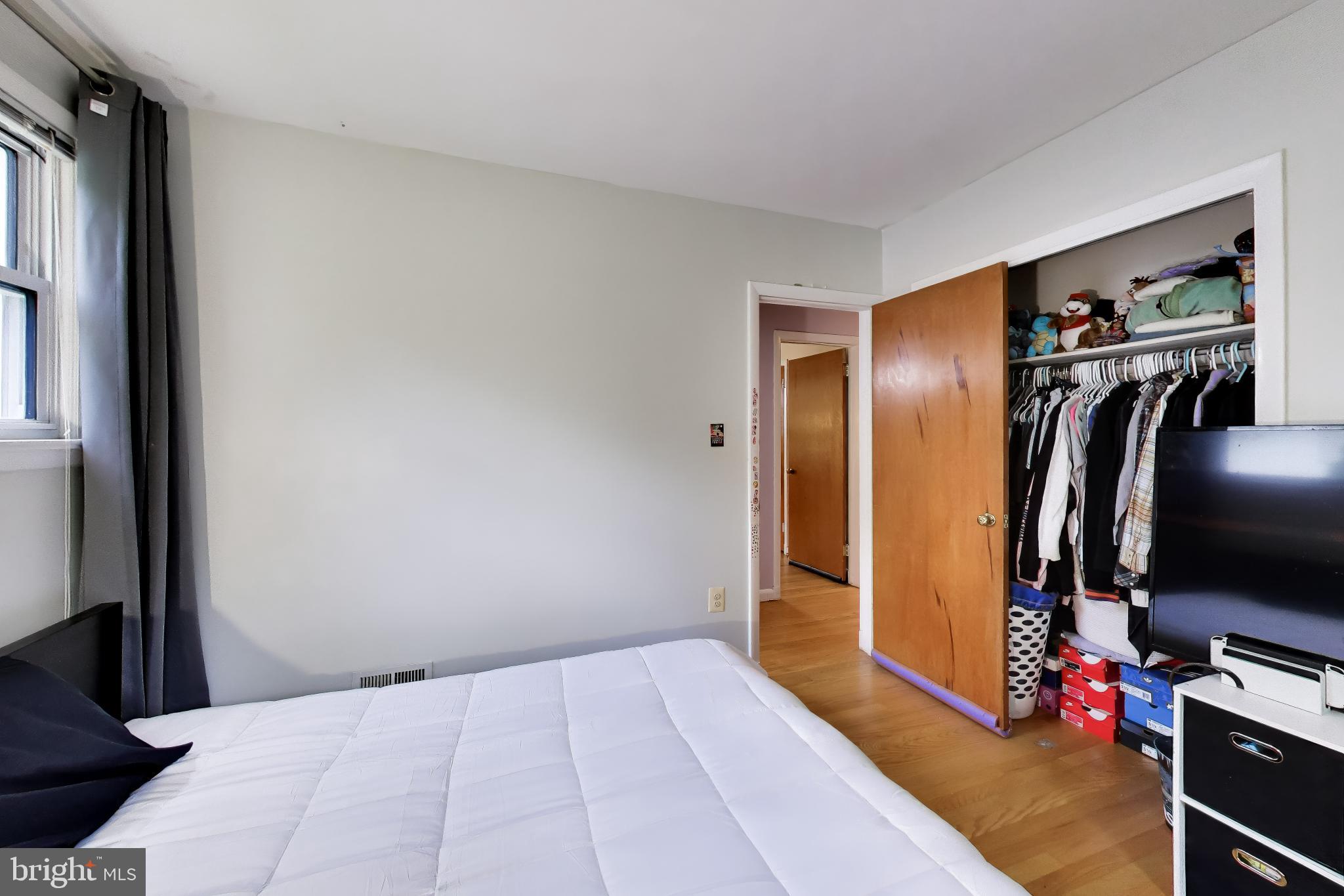 SEVEN OAKS - Residential