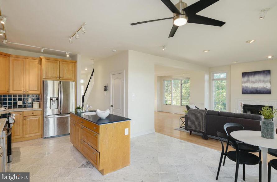 DAYLESFORD LAKE - Residential