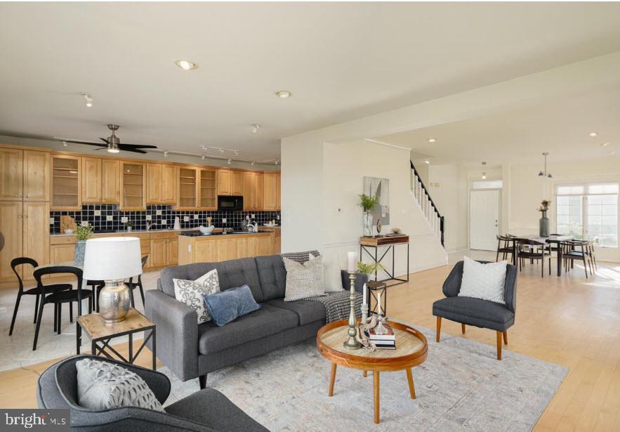 DAYLESFORD LAKE - Residential
