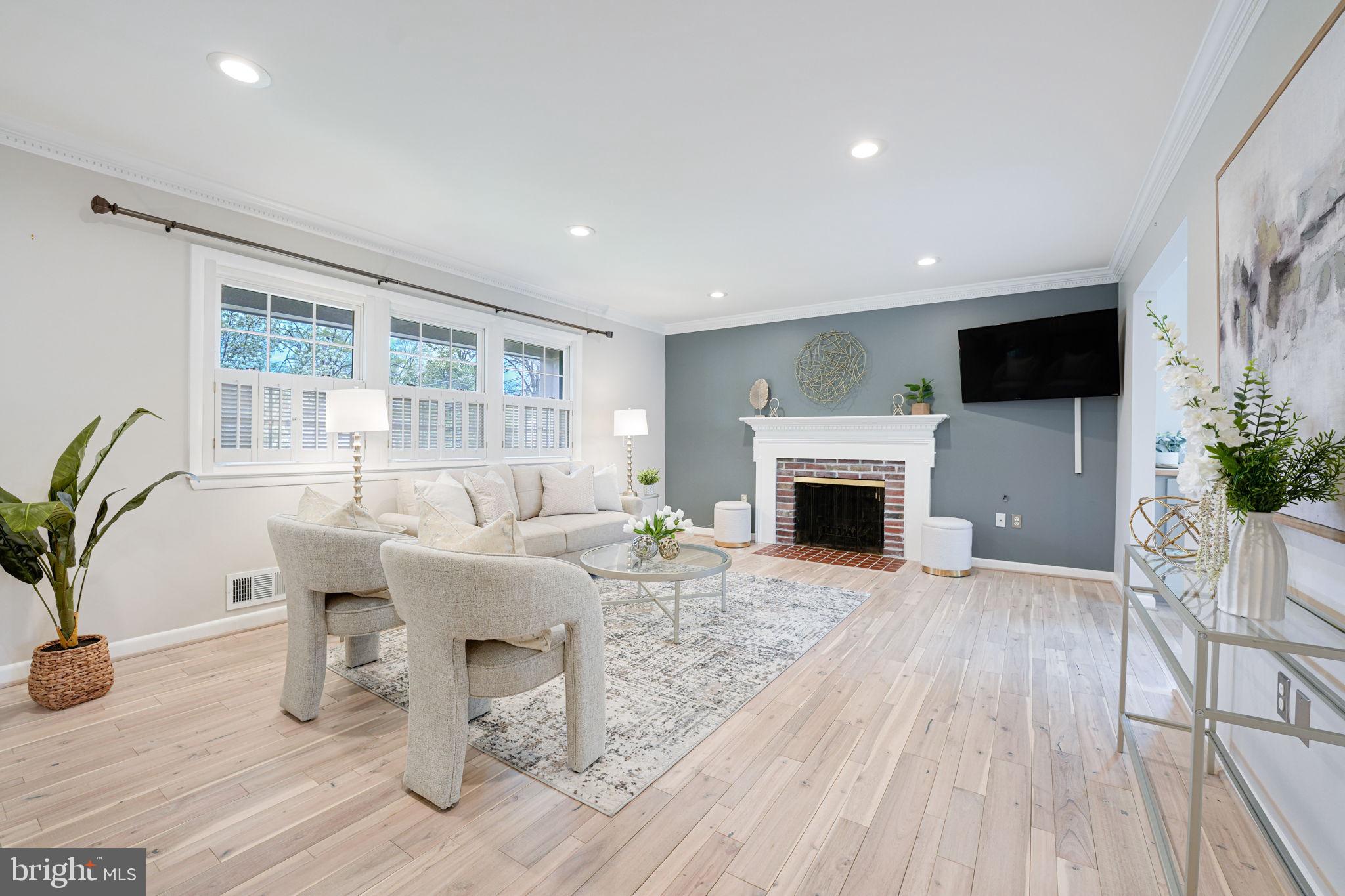 HAYFIELD FARM - Residential