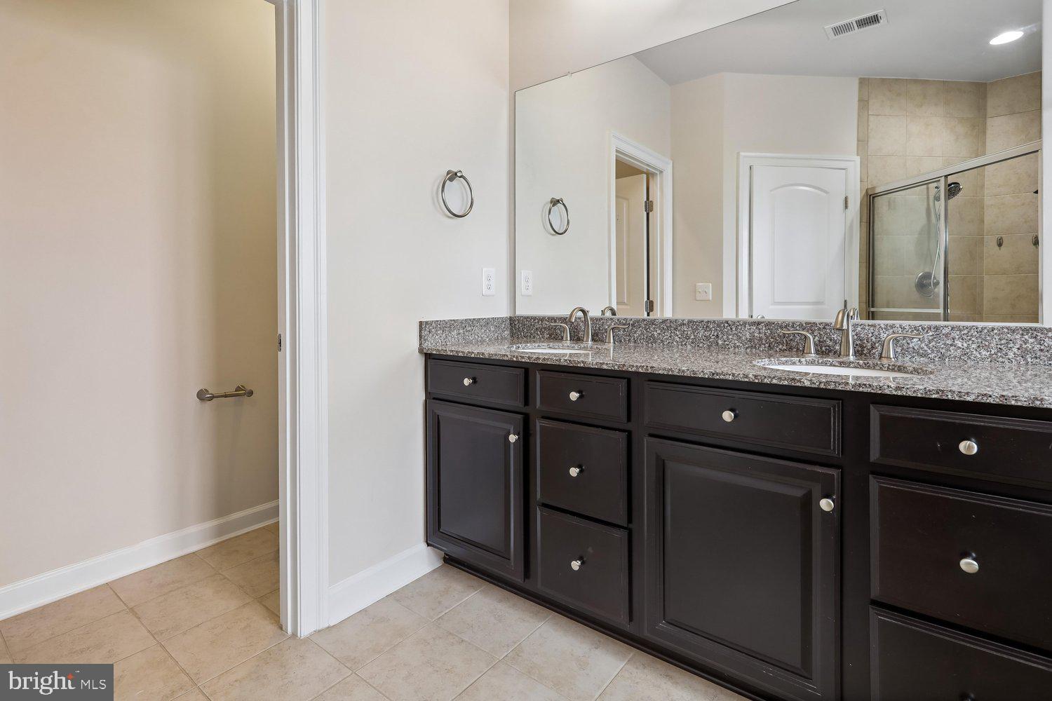 SEVEN HILLS - Residential